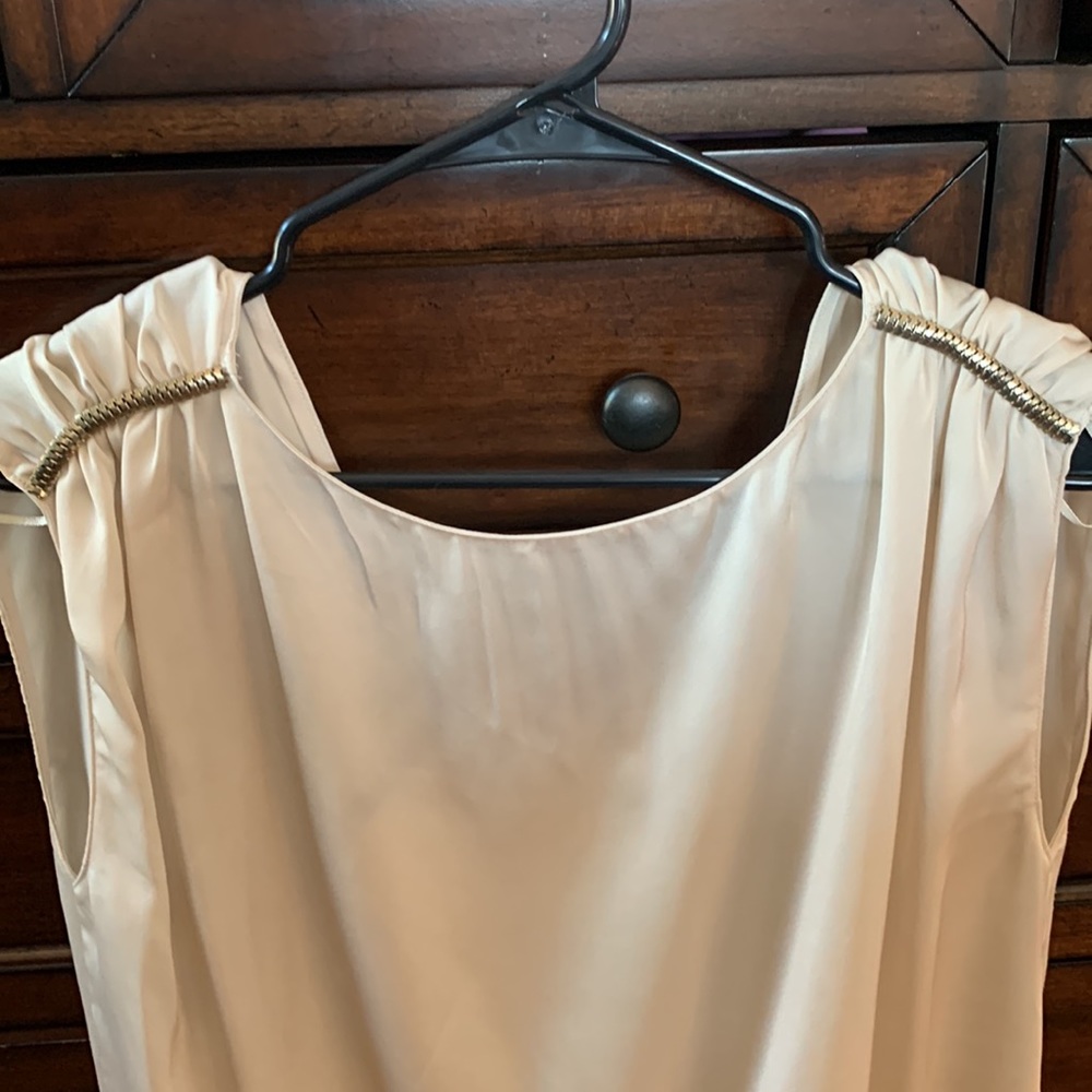 Mango silky top  size L, like new